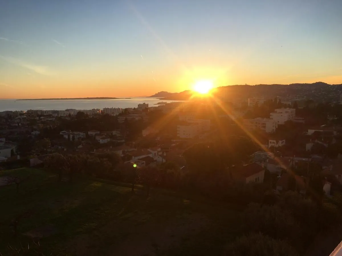 Le St Jean 48 Chemin Des Autrichiens Antibes Appartamento 0*,  Francia