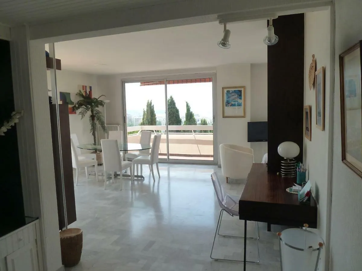 Le St Jean 48 Chemin Des Autrichiens Antibes Apartment